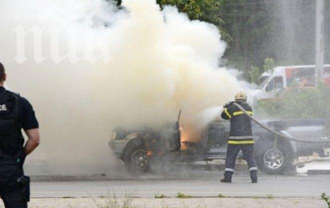 Автомобил се взриви на газстанция в Разлог, шофьорът само опърлен