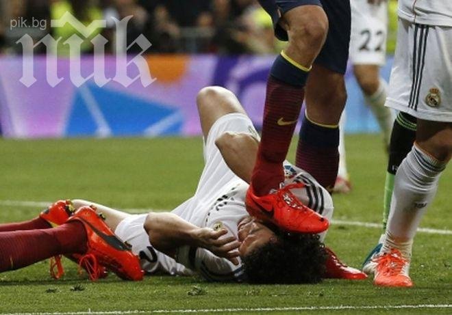 Бускетс стъпи с бутоните върху главата на Пепе (видео + снимка)