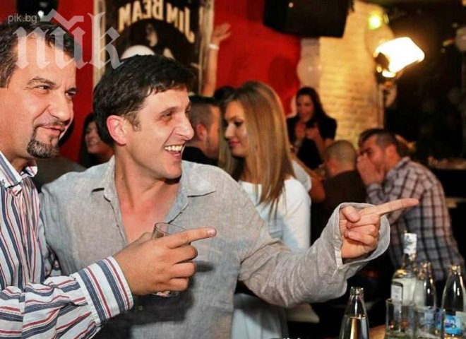 Асен Блатечки спира да се снима в сериали, отдава се на театъра като режисьор