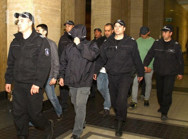 Съдът се събира по делото Наглите