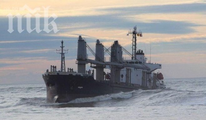 Корабът, останал под украински флаг в Крим, отново е щурмуван