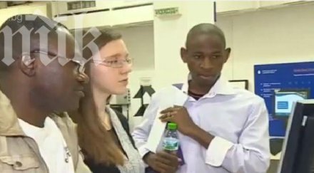 бежанци африка вече учат висшето образование нас видео