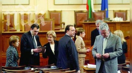 депутатите удължиха работното време