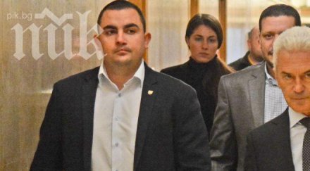 депутат атака отново нападна агресивно журналист пик