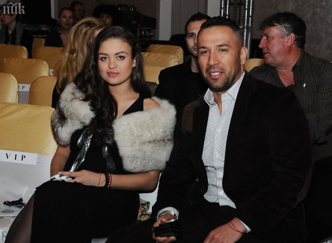 Бременната Яна слаба като манекенка в 7-ия месец (снимки)
