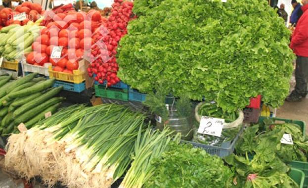 Фиркан до козирката откри стрелба на пазар в центъра на Бургас