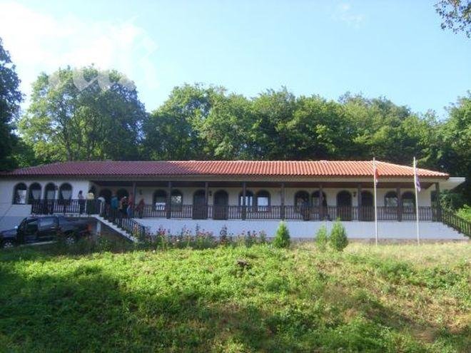 Цигани обраха манастира „Света Марина” и избягаха с каруца