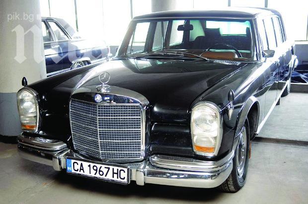 Легендарният мерцедес на Живков на изложба в Монако