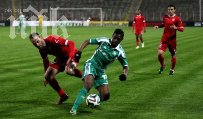Лудогорец и ЦСКА не могат да се надиграят - 0:0 след първото полувреме