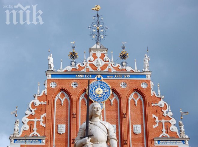 Латвийски депутат подаде оставка след ареста на сина му