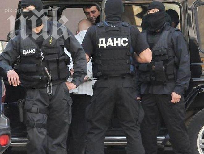 ДАНС закопча двама охранители за изнудване на бизнесмен