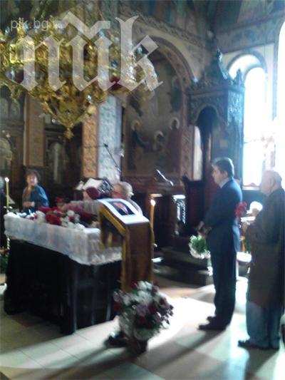 Десет депутати от БСП на помен на Димчо Михалевски