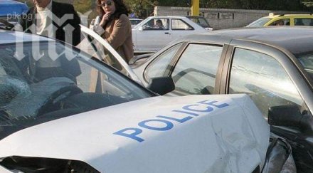 полицай потроши служебния автомобил