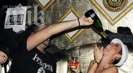 скандал хванаха чалга звезда пияна пътя