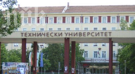 скандал преподавател препоръча студентите купят негов учебник подпишат дойдат изпита