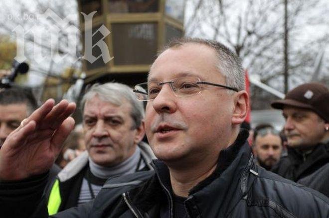 Станишев: Започваме да почистваме паметниците