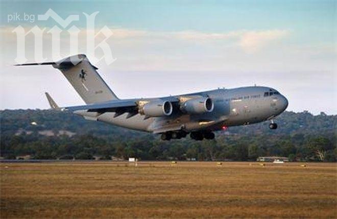 Издирването на изчезналия Боинг продължава в нов район, открити са отломки