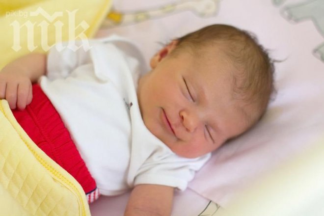 25-годишна ромка стана най-младата баба в България