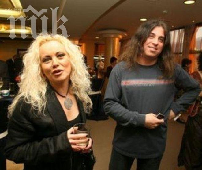 Денис Ризов се натиска с двойничка на Наталия Симеонова (снимка)