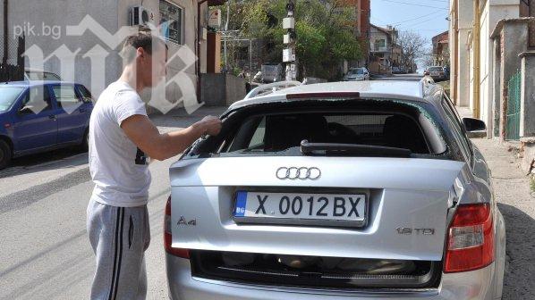 Задържаха младежа, изпотрошил 18 коли в Хасково