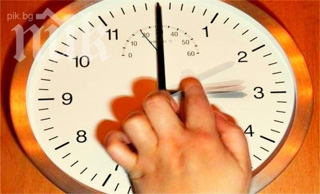 Монаси не признават лятното часово време, посрещат Великден по-рано