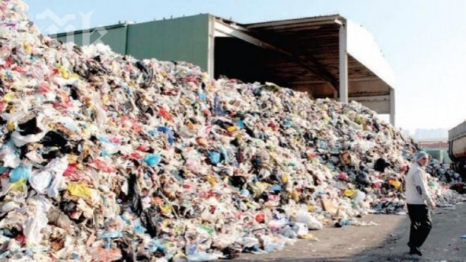 Работници отказват да събират боклука в Перник