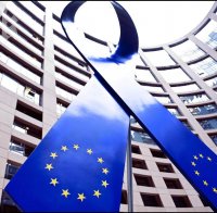 Еврозоната отпуска 6,3 милиарда евро на Гърция