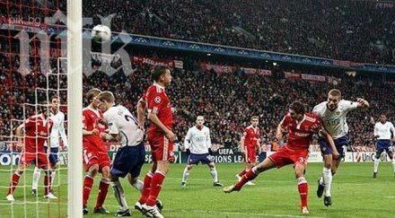 ман юнайтед байерн завършиха наравно първото полувреме