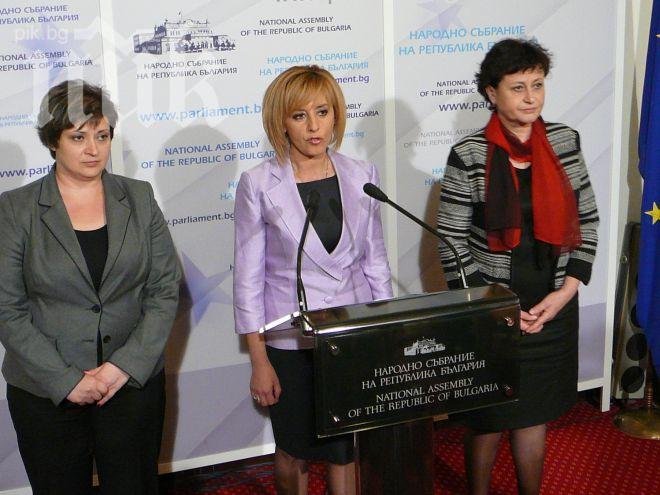 Мая Манолова: Плевнелиев върви към сценарий за предсрочни президентски избори