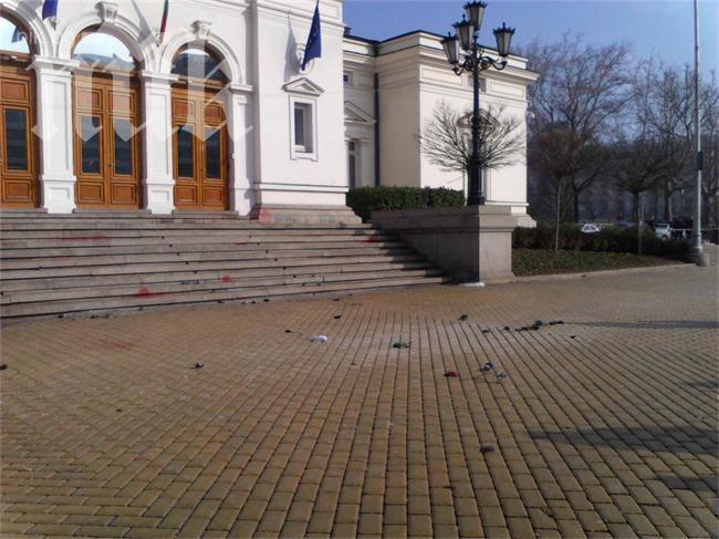 В парламента пускат днес марка по повод 135-та годишнина от приемането на Търновската конституция