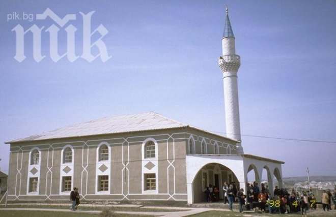 Кримските татари ще си върнат собствеността над джамиите 