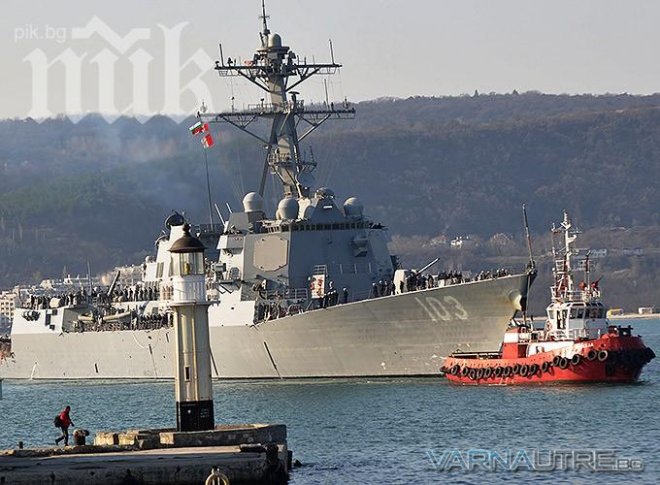 САЩ изпращат тюлени и изтребители в Констанца