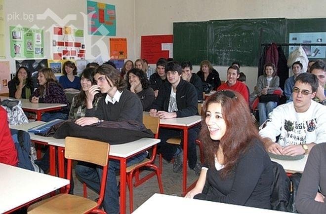 Затварят училищата за абитуриенти и първолаци заради изборите
