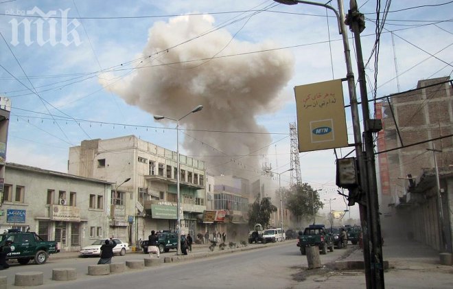 Четирима полицаи са загинали при самоубийствен атентат в Кабул