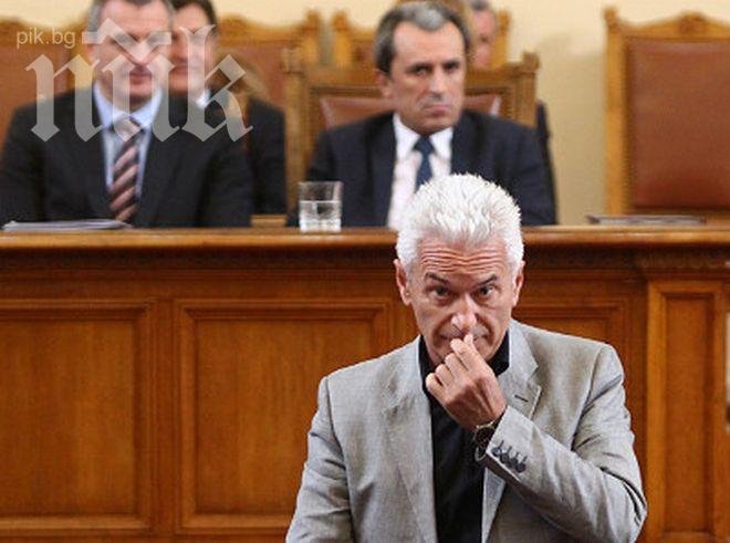 Волен упрекна Орешарски: Трябваше да питате Виктория Нюланд защо псува ЕС