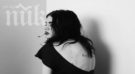 дъщерята кърт кобейн затворена крепост