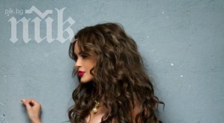 горещо мара отварачката показа жартиерите снимки