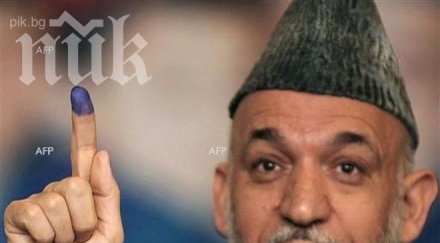 хамид карзай гласува президентските избори афганистан