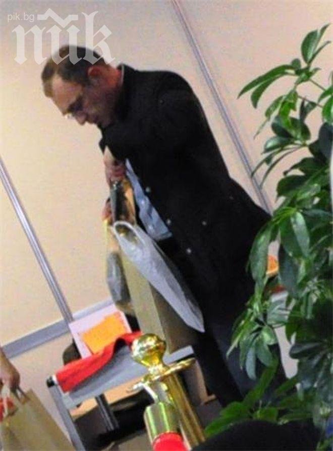 Папараци щракнаха кредитния милионер и бивш затворник Христо Александров (снимки)