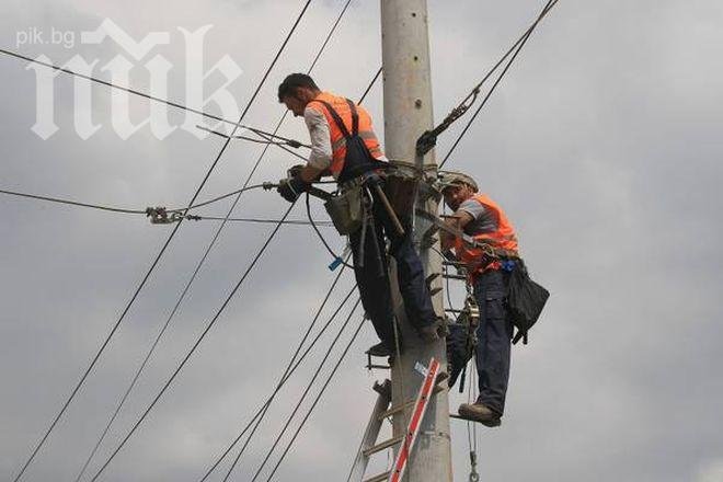 Сметките за ток в Гърция скачат, покриват дефицити в енергийния сектор