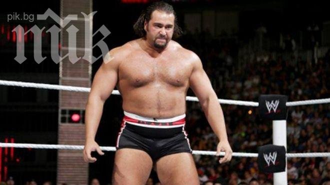 Азиатци нападнаха наш кечист 