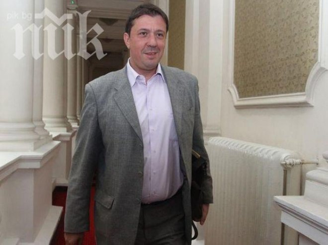 Явор Куюмджиев: Вече няма да ни спират тока за 1 лев просрочка