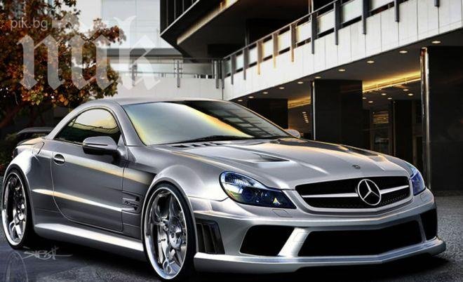 Подивял мъж помля с чук мерцедес за 100 000 лева в центъра на Сливен! Съсипал колата, защото жена му го ядосала