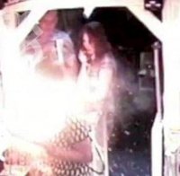 Електронна цигара избухна в лицето на барманка (видео)