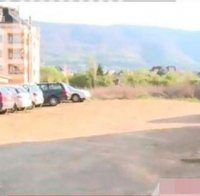 Реки от кал заливат елитна улица в София