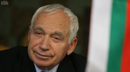 мерси демокрацията