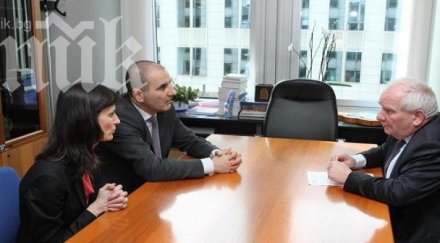 жозеф дол социалистическите правителства фалираха страните