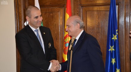 първо пик отличиха цветанов високото полицейско отличие испания