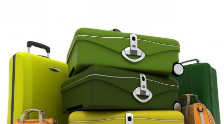 баба скрила внучето ръчен багаж границата