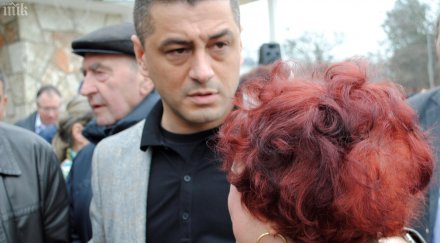 депутат бсп популизъм правиш скъпи обиколки телевизионен екип платена публика